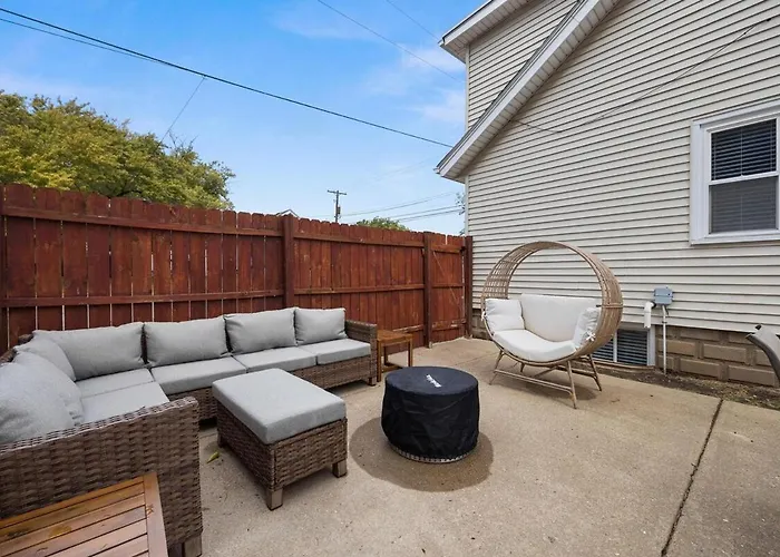Heights Haus * Peoria Heights